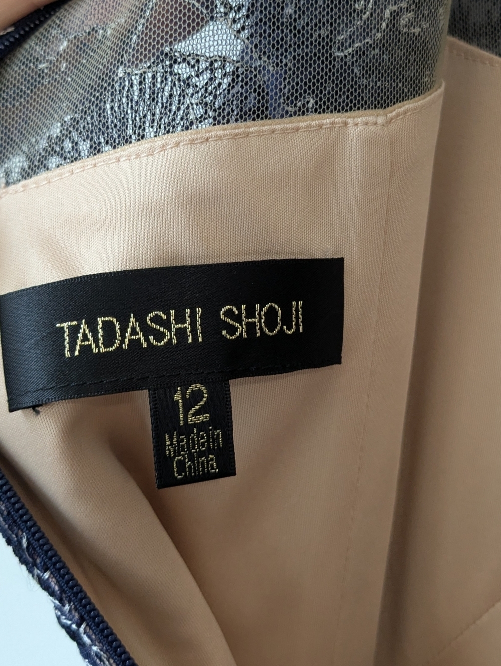 NEW Tadashi Shoji Rose Motif - Picture 8 of 8